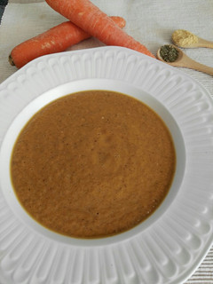 Una foto de Crema de zanahoria y champiñones con queso