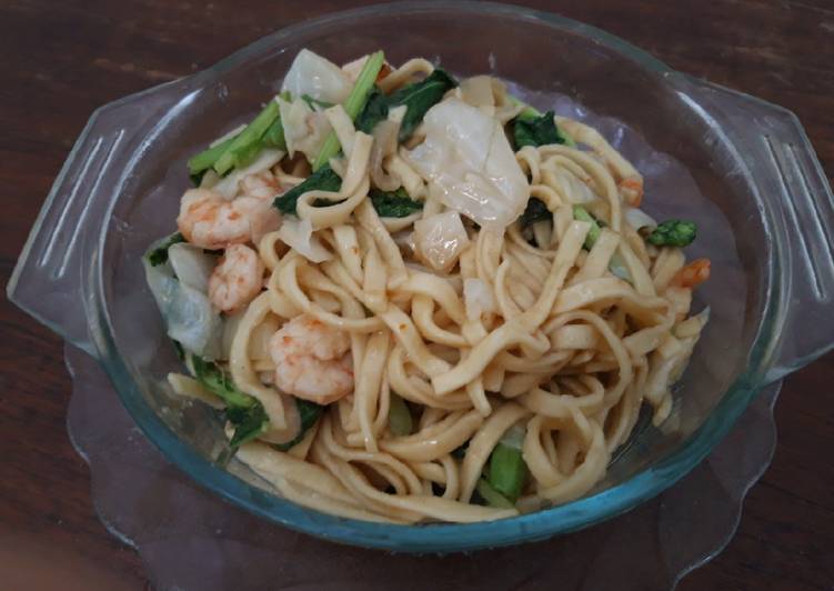 Resep Tumis Mie Spesial Udang Anti Gagal