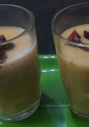 પપૈયા અને કેળાનો મિલ્કશેક (Papaya Banana Milk Shake Recipe In Gujarati) રેસીપી મુખ્ય ફોટો