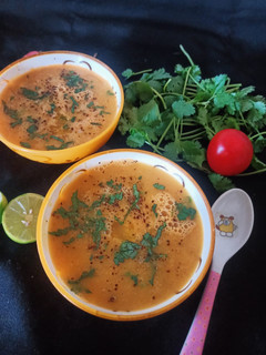 चना दाल गाजर टमाटर सूप (Chana Dal gajar tamatar soup recipe in Hindi) रेसिपी मुख्य फोटो