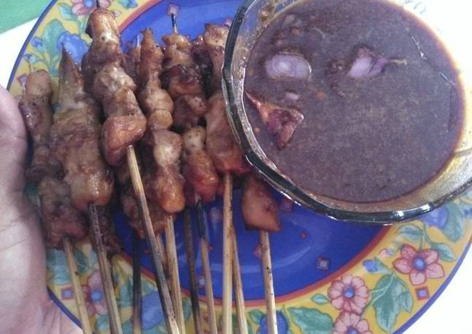 Bagaimana Membuat Sate ayam bumbu kacang yang Enak