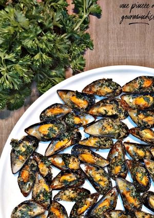Une photo de Moules au beurre persillé