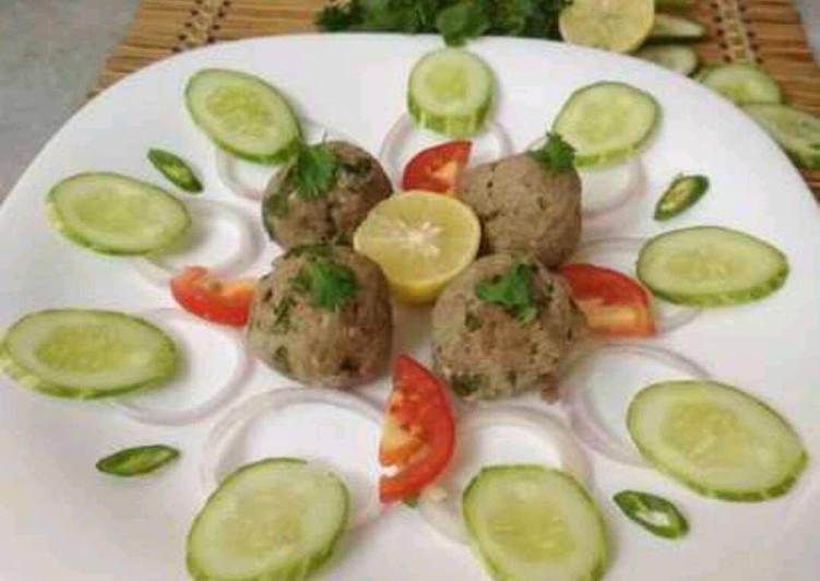 Recipe of Super Quick Homemade Steamed Meatballs with Salad