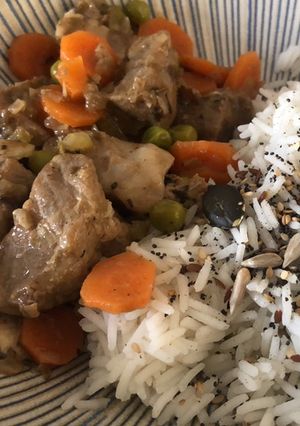 Una foto de Carne a la jardinera