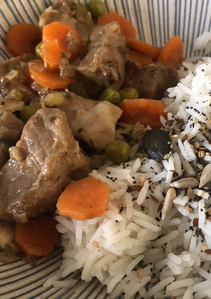 Una foto de Carne a la jardinera