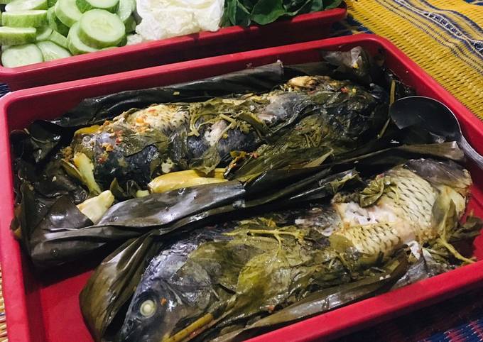 Pepes ikan mas bumbu tumis