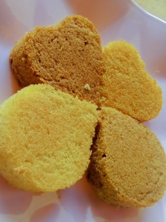 A picture of Sponge queen cakes.