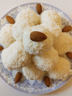 صورة لوصفة كرات جوز الهند 🥥