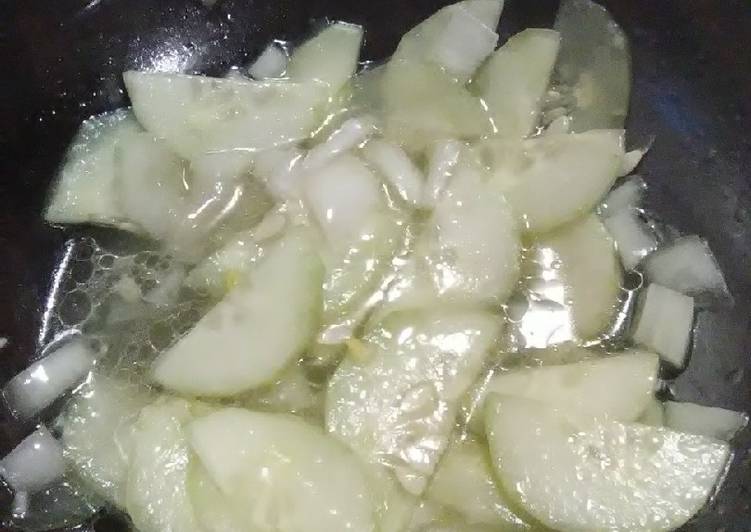 Recipe of Quick 🥒 Cucumber and Onion Salad with Sweet Onion Vinaigrette