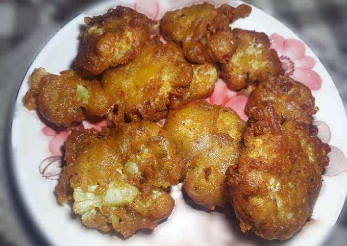 Recipe of Homemade Phool Ghobi ke Pakoray