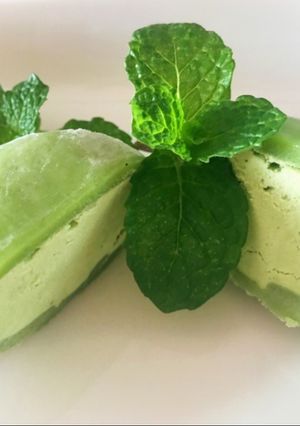 Hình của món Mochi trà xanh nhân kem.