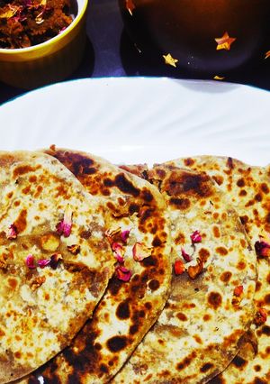 A picture of Anjeer gud ki puran poli.