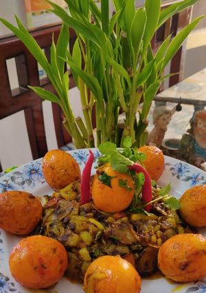 আলু চোখা উইথ এগ ফ্রাই(aloo chokha with egg fry recipe in Bengali) রেসিপির প্রধান ছবি