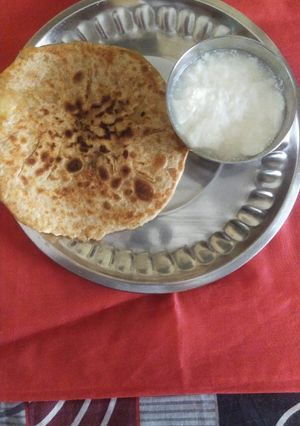 आलू का पराठा (aloo ka paratha recipe in Hindi) रेसिपी मुख्य फोटो