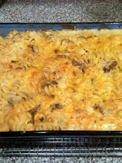 A picture of Dickeyd' s cheesy tuna casserole.