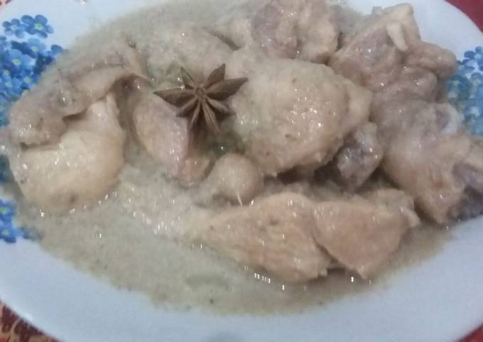 Ternyata ini loh! Bagaimana cara memasak Opor ayam putih sajian Idul Adha yang sesuai selera