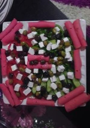 صورة لوصفة طريقة عمل السلطة اليونانية بالصوص