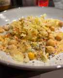 Berza con salsa de romesco y mostaza