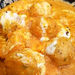 A picture of Malai kofta paneer.