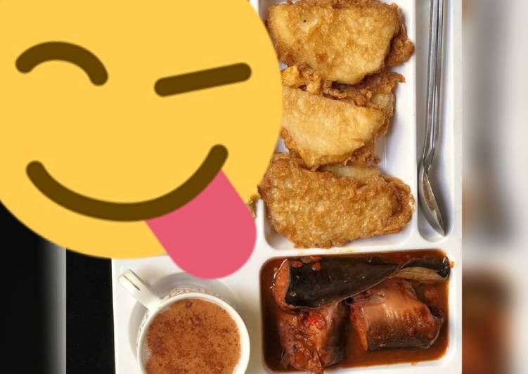 Get Breakfast of Fried yam&amp;egg with fish pepper soup