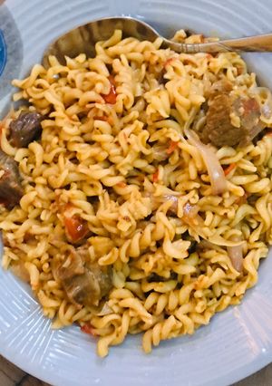 A picture of Macaroni.