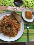 Pastas con cubos de pechuga de pollo