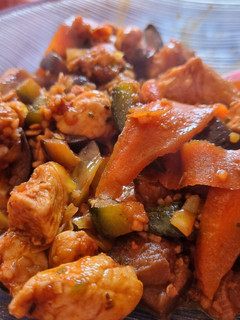 Una foto de Pollo Salteado con Verduras ❤