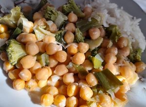 Una foto de Garbanzos con crema de coco