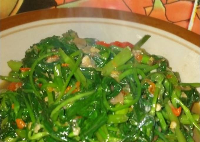 Resep Cah kangkung terasi pedas yang Menggugah Selera
