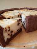 Crostata al cacao ripiena di ricotta e cioccolato