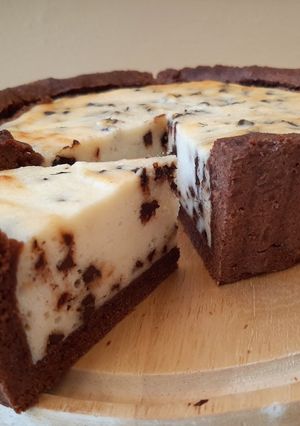 Foto di Crostata al cacao ripiena di ricotta e cioccolato