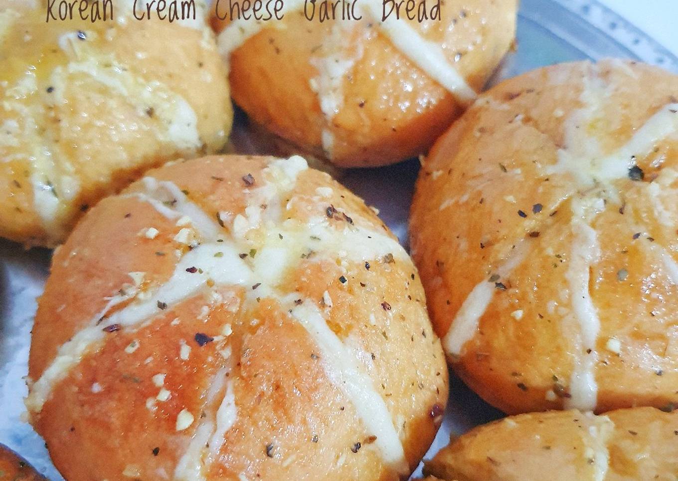 Korean Cream Cheese Garlic Bread