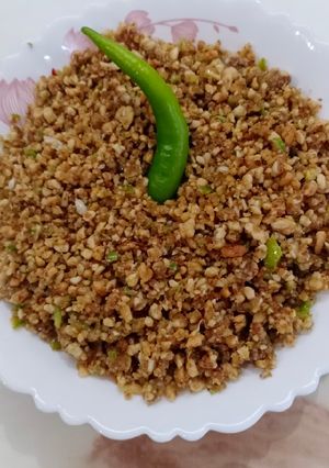 A picture of Thecha.