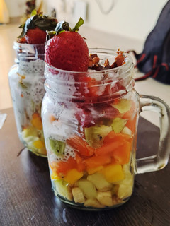 चिया सीड्स फ्रूट सैलेड(chia seeds fruits salad recipe in hindi) रेसिपी मुख्य फोटो