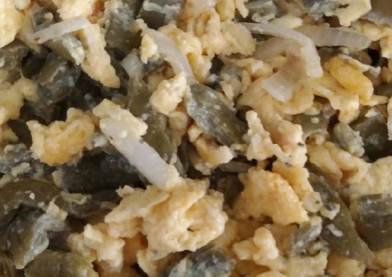 Huevo con nopales