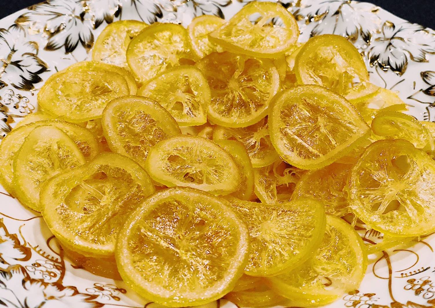 Засахаренные лимонные дольки