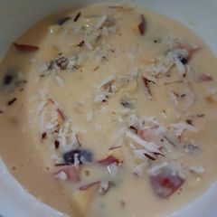 A picture of Custard fruit salad.
