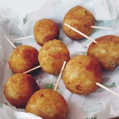 A picture of Potato lolipop.