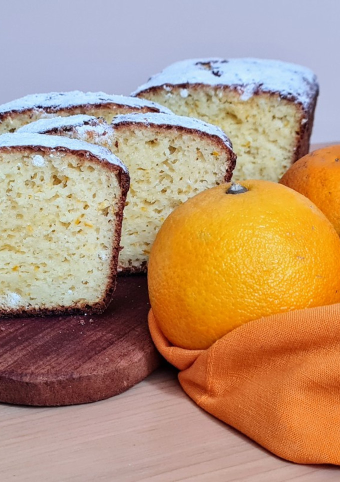 Una foto de Queque de naranja en licuadora 🍊 Bizcocho, bizcochuelo de naranja, de temporada, fácil y matero 🧉