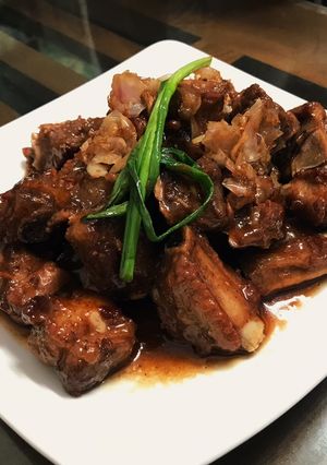 Hình của món Sườn xào chua ngọt.