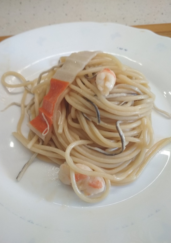 Una foto de Wok de Espaguetis con frutos del Mar