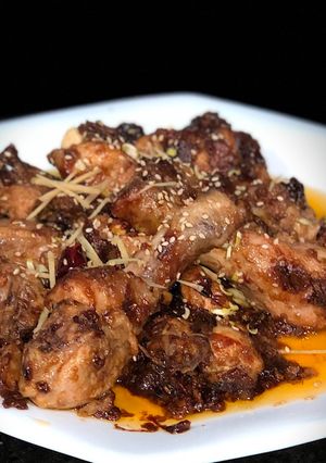 হানি টসড চিকেন ইন জিন্জার লেমন সস্ (Honey tossed chicken in ginger lemon sauce recipe in Bengali) রেসিপির প্রধান ছবি