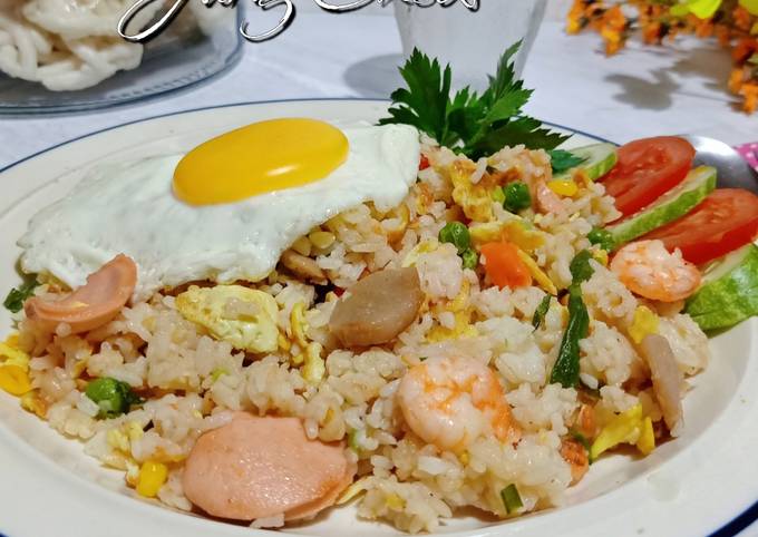 Resep Nasi Goreng YangChow oleh Rini Julia - Cookpad