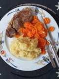 Rinder Entrecôte mit Kartoffeln-Pastinaken Stampf und Möhren