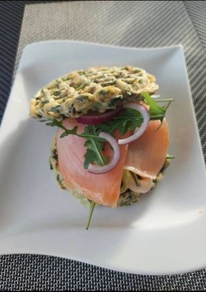 Spenótos gofri – egyszerű low carb reggeli vagy vacsora recept fotója