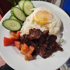 A picture of Filipino Tapsilog.