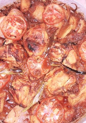 صورة لوصفة طاجين البطاطس بالدجاج المتبل والطماطم 😋💖