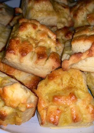 Sajtos-krumplis pogácsakockák recept fotója