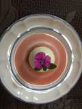 Panna Cotta con coulis de Jamaica y tejocote acompañado de una bebida de Jamaiquila