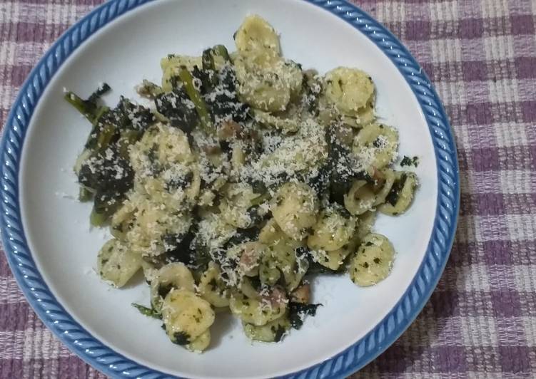 Steps to Prepare Award-winning Orecchiette guanciale e cavolo nero